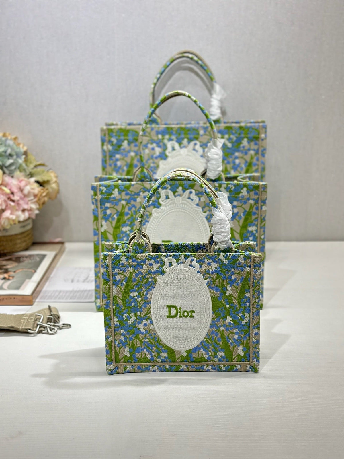 CD Book Tote Green in Canvas 288099