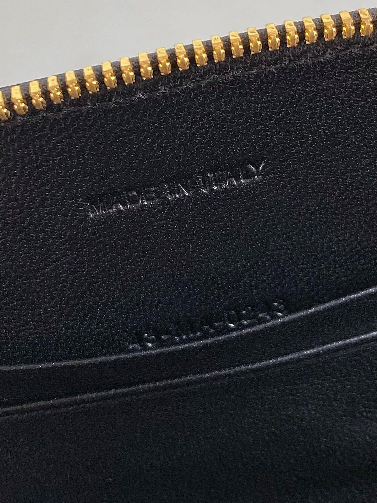 SIGNATURE 18 OVAL BAG IN BLACK CALFSKIN