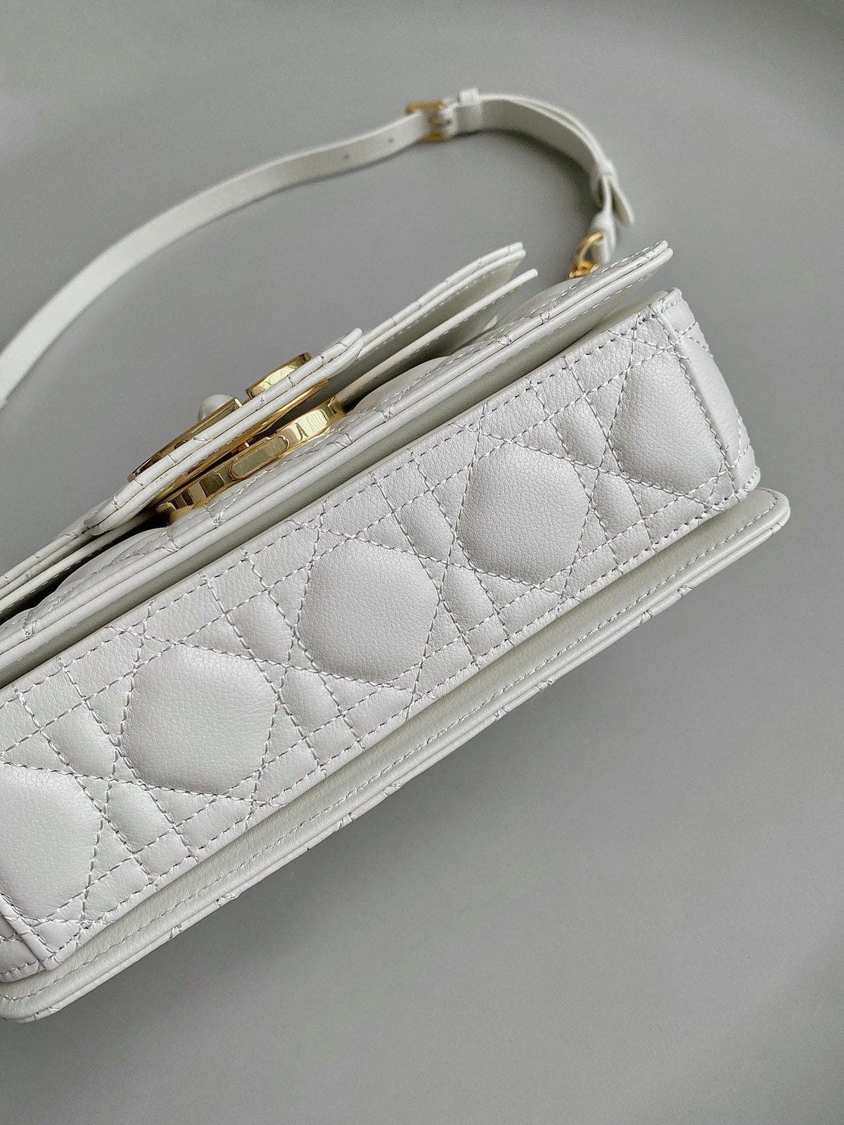 MINI JOLIE 22 BAG WHITE CALFSKIN