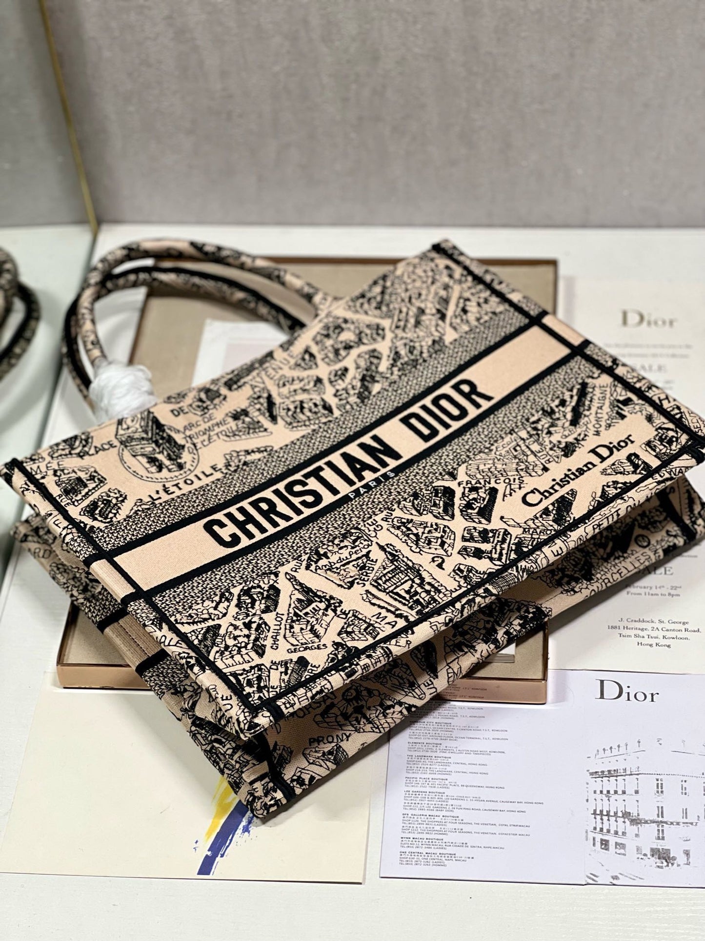 CD Paris Apricot Book Tote 36cm Bag Black beige Canvas 336525