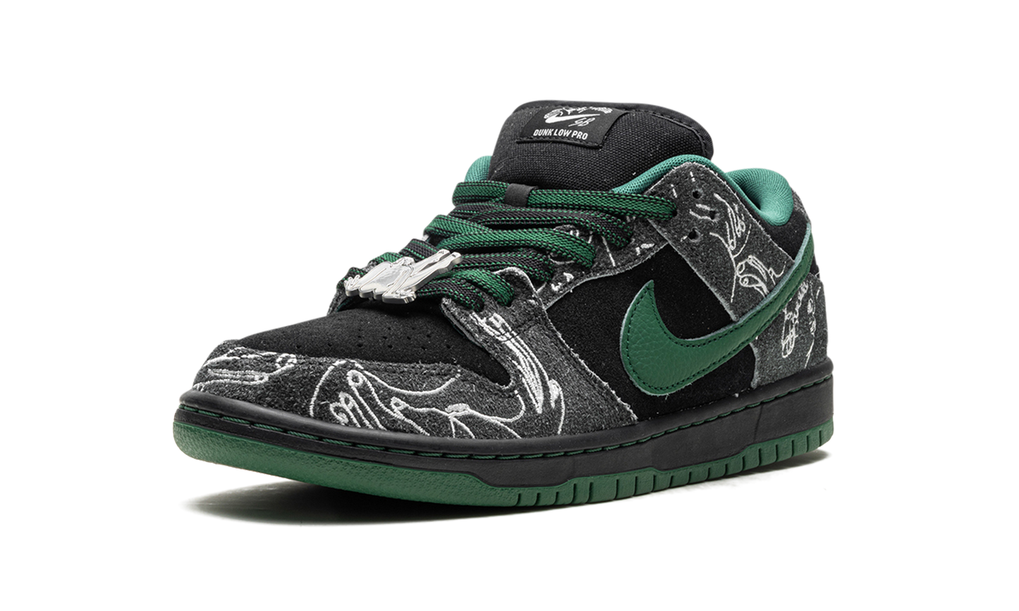SB Dunk Low "There Skateboards" HF7743 001