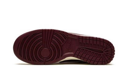 Dunk Low Retro PRM "Valentine's Day 2023" DR9705 100