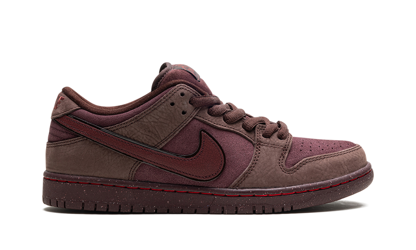 SB Dunk Low "City of Love" FN0619 600