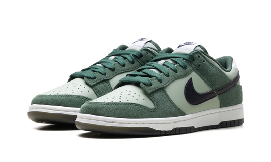 Dunk Low Retro SE "Jade Horizon / Fir" IB6399 301