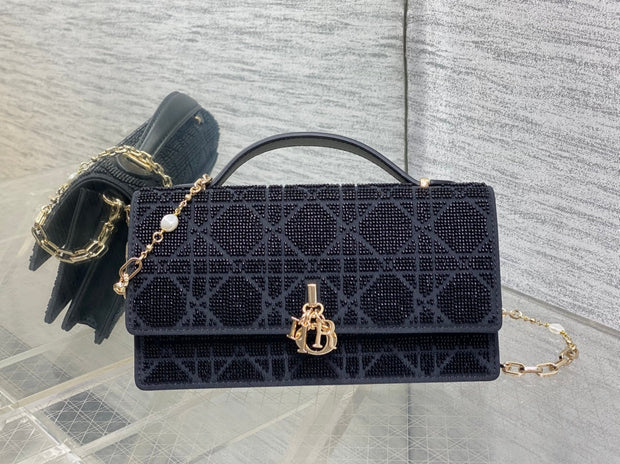 Dior 2026 Microbead-Embroidered Bag 21cm Cotton Leather 355271