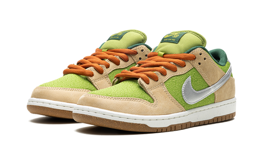 SB Dunk Low "Escargot" FQ7585 200