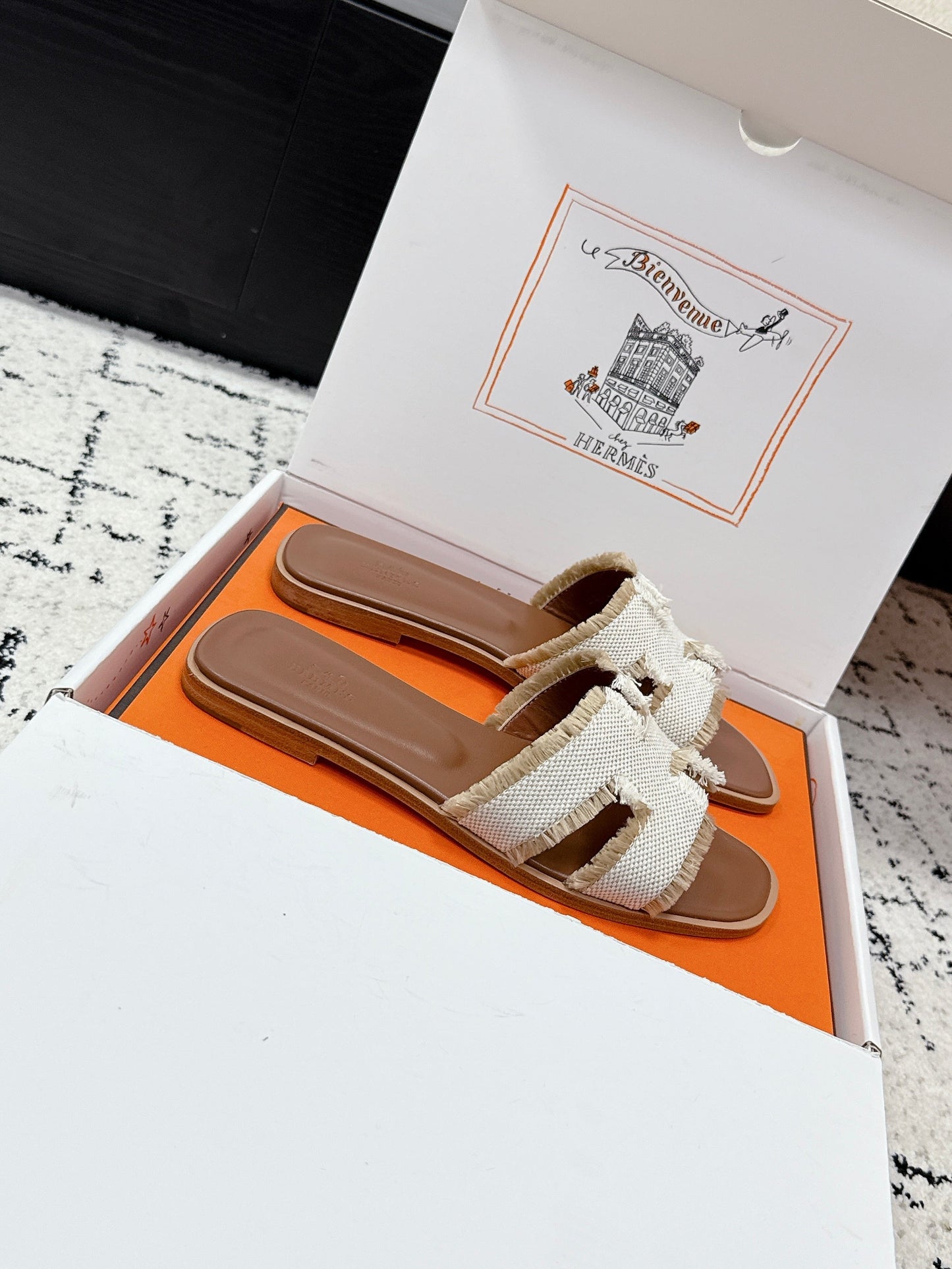 HM 26ss Oran Sandals Canvas Cowhide