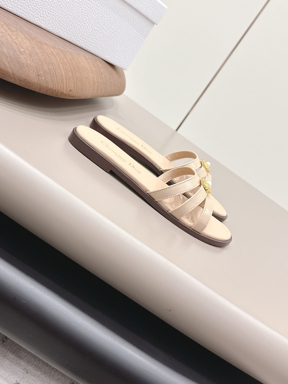 CD 26s 30M Slide Beige Calfskin 738224