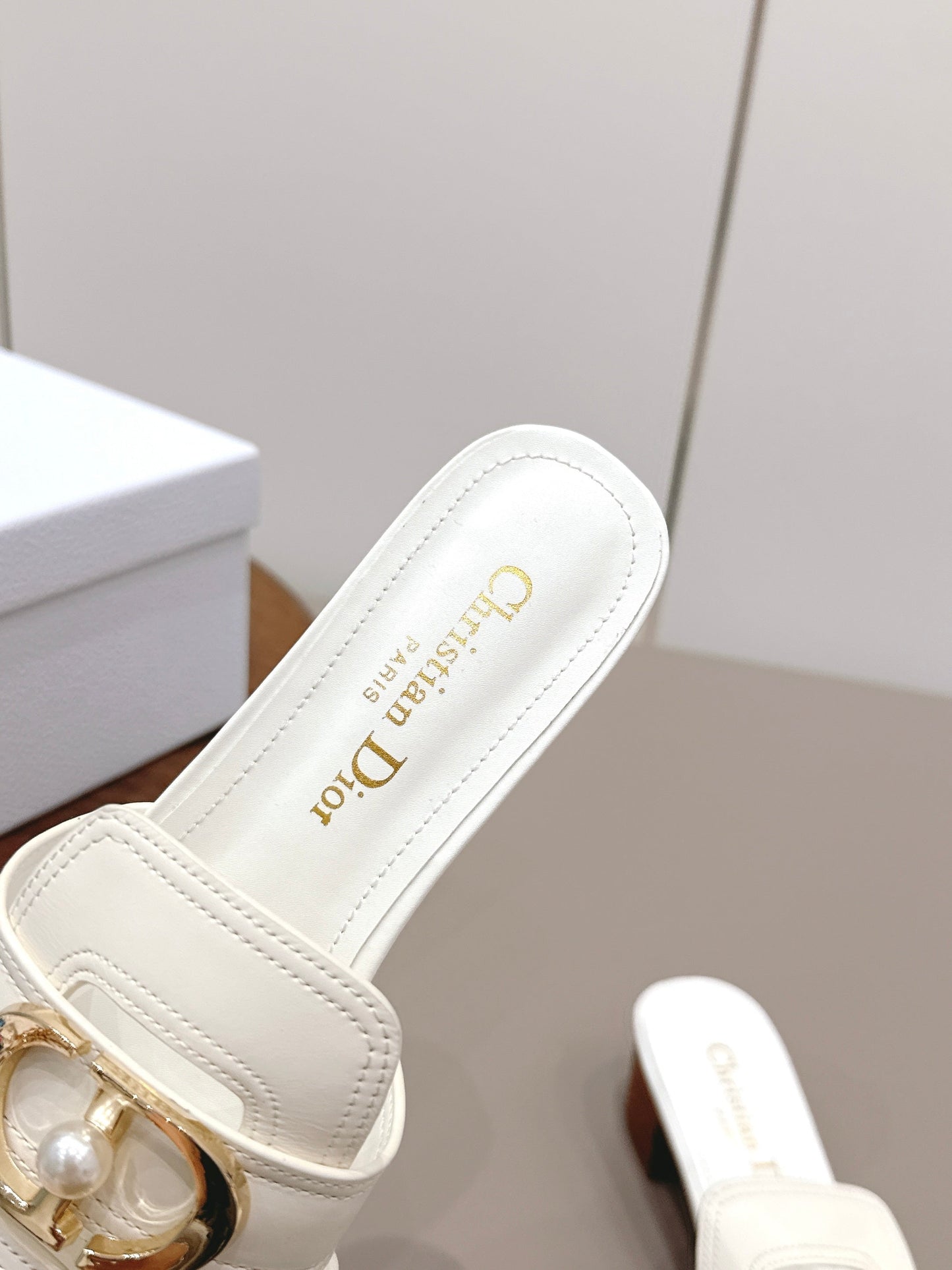 CD 30 Montaigne Sandal 4.5cm White Calfskin 738228