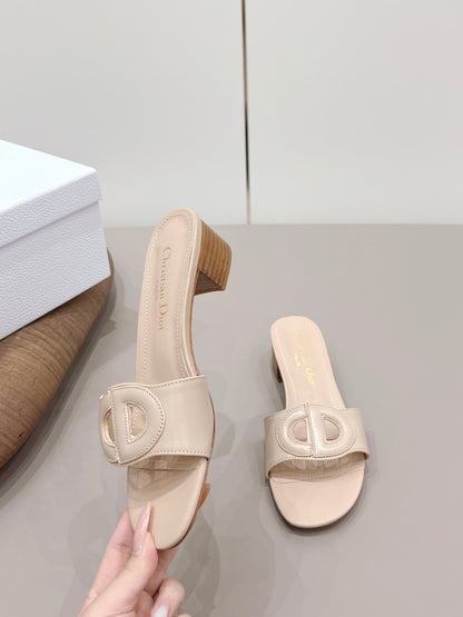 CD 26s Round-Toe Sandals 4.5cm Beige Calfskin 738235