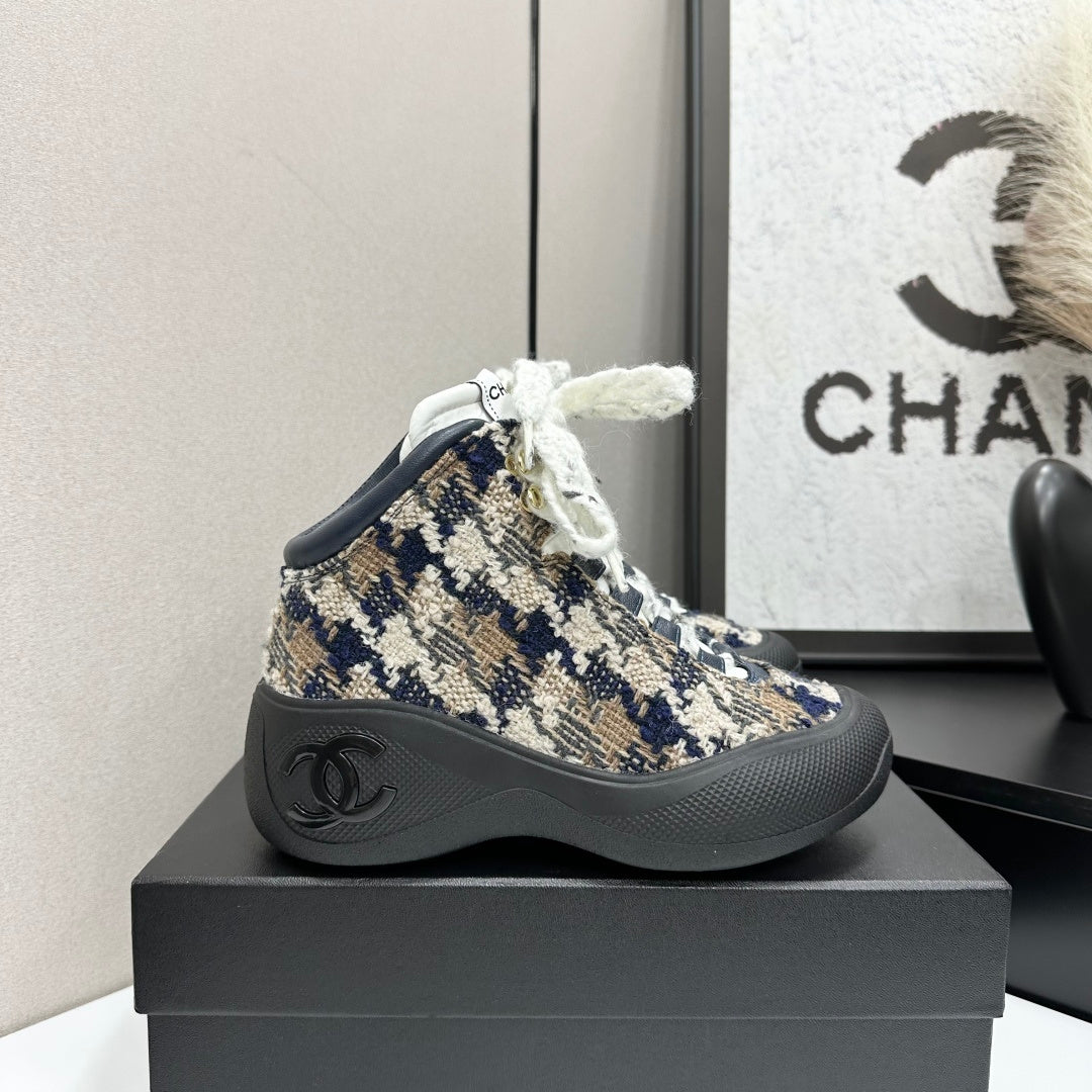 CC 26s Casual Sneakers Black Blue Beige Fabric Sheepskin 626366