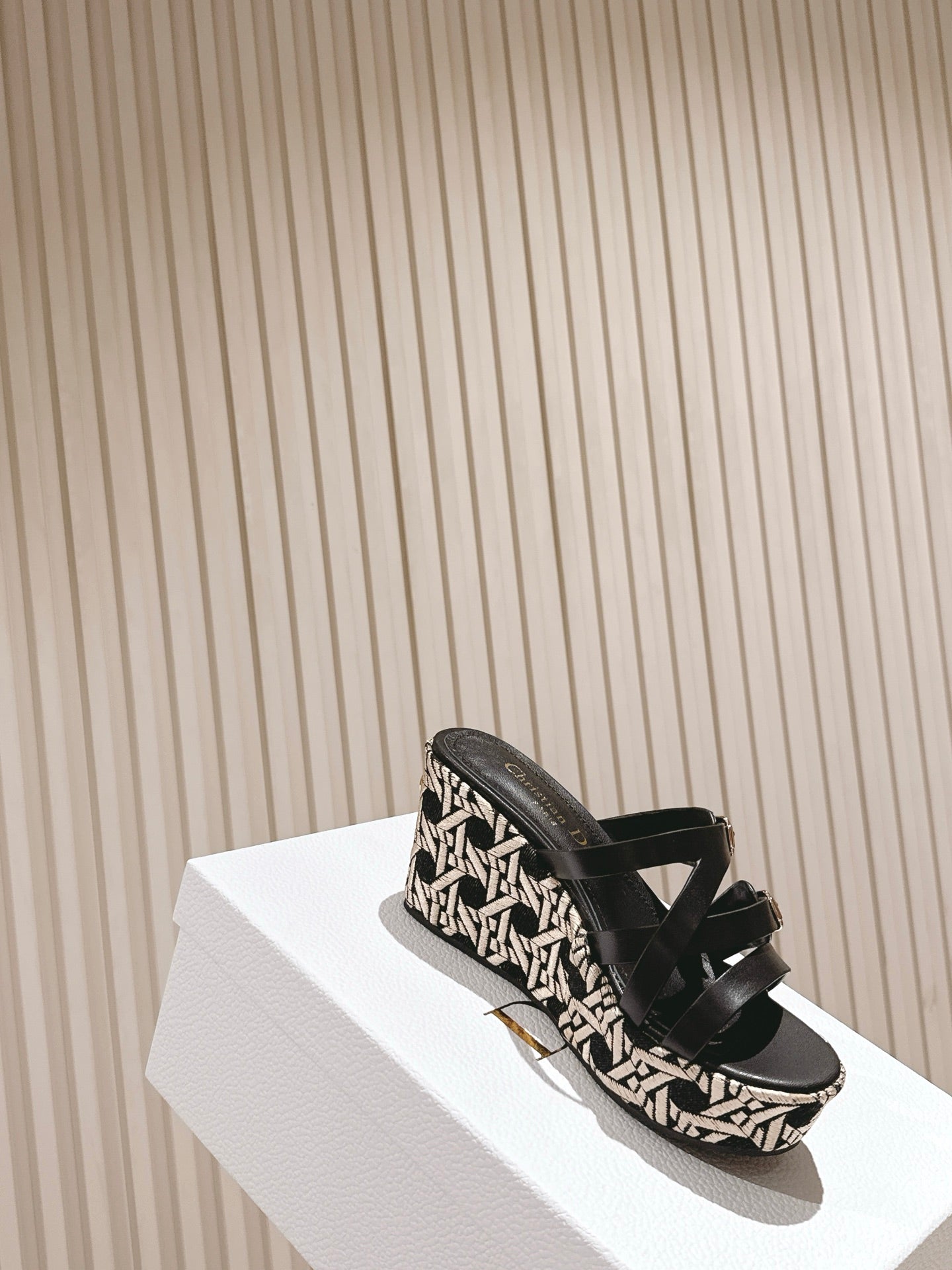 CD L'Amazone Wedge Slide 85mm Black  Calfskin and Raffia  483084