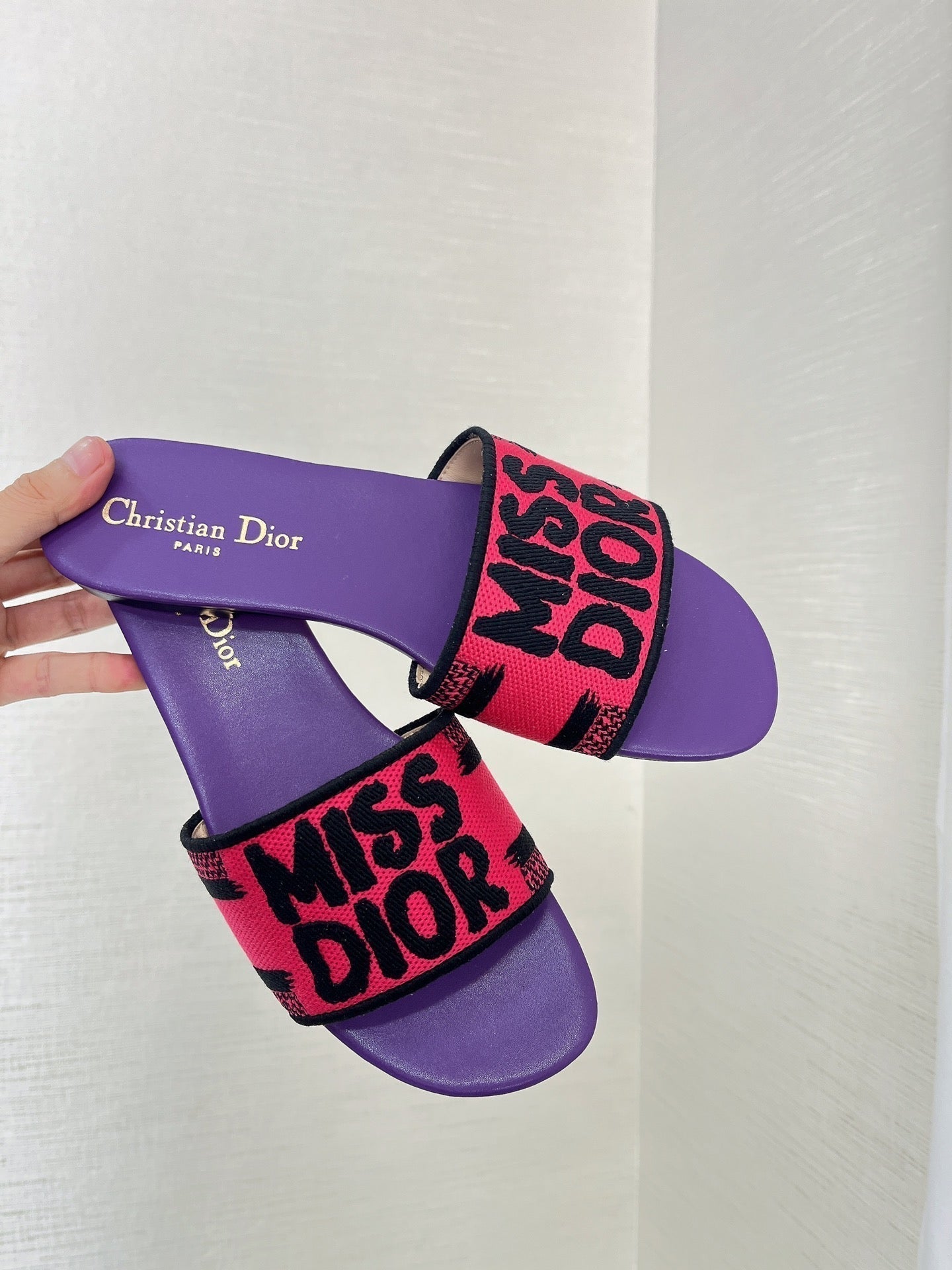 dway slide embroidered red purple cotton