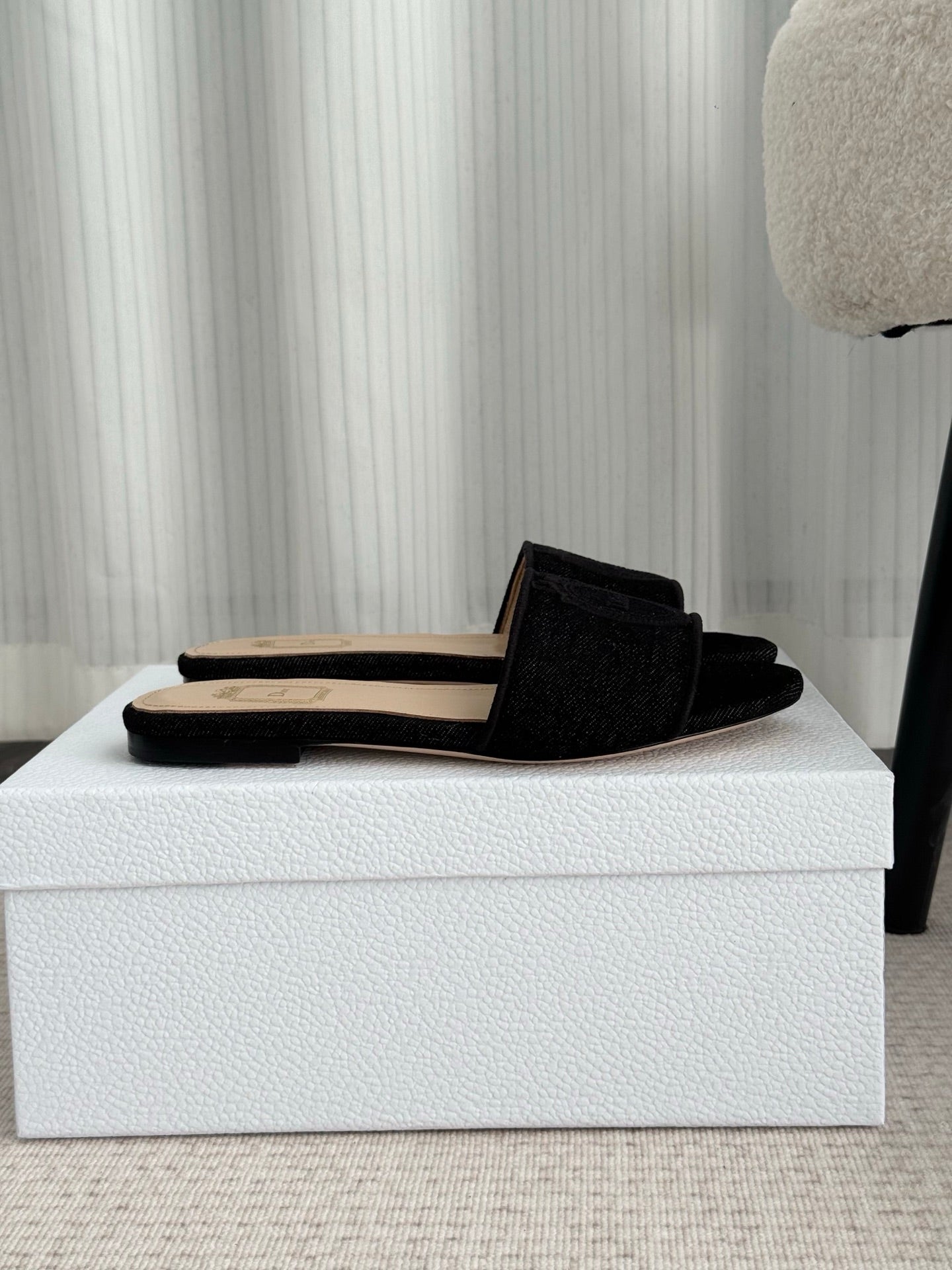 CD Médaillon Slide Flat Black Denim 849732