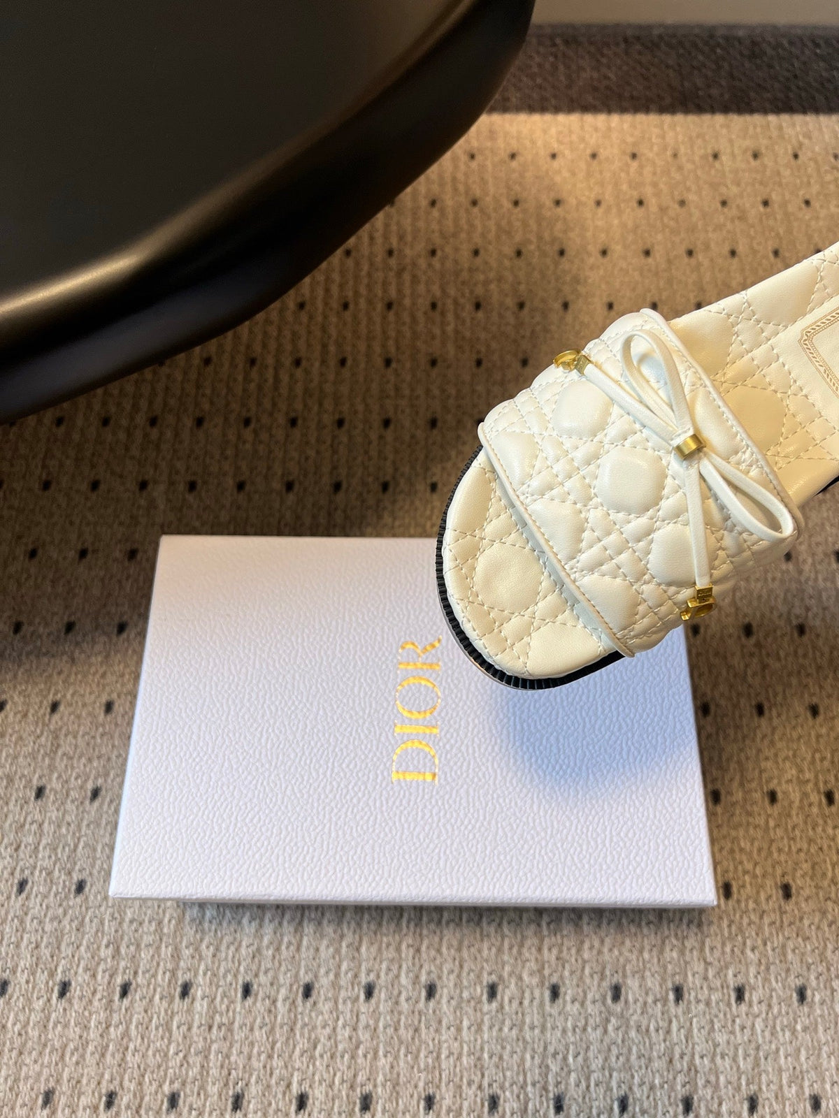 CD 26s Cannage Slides White Lambskin 820051