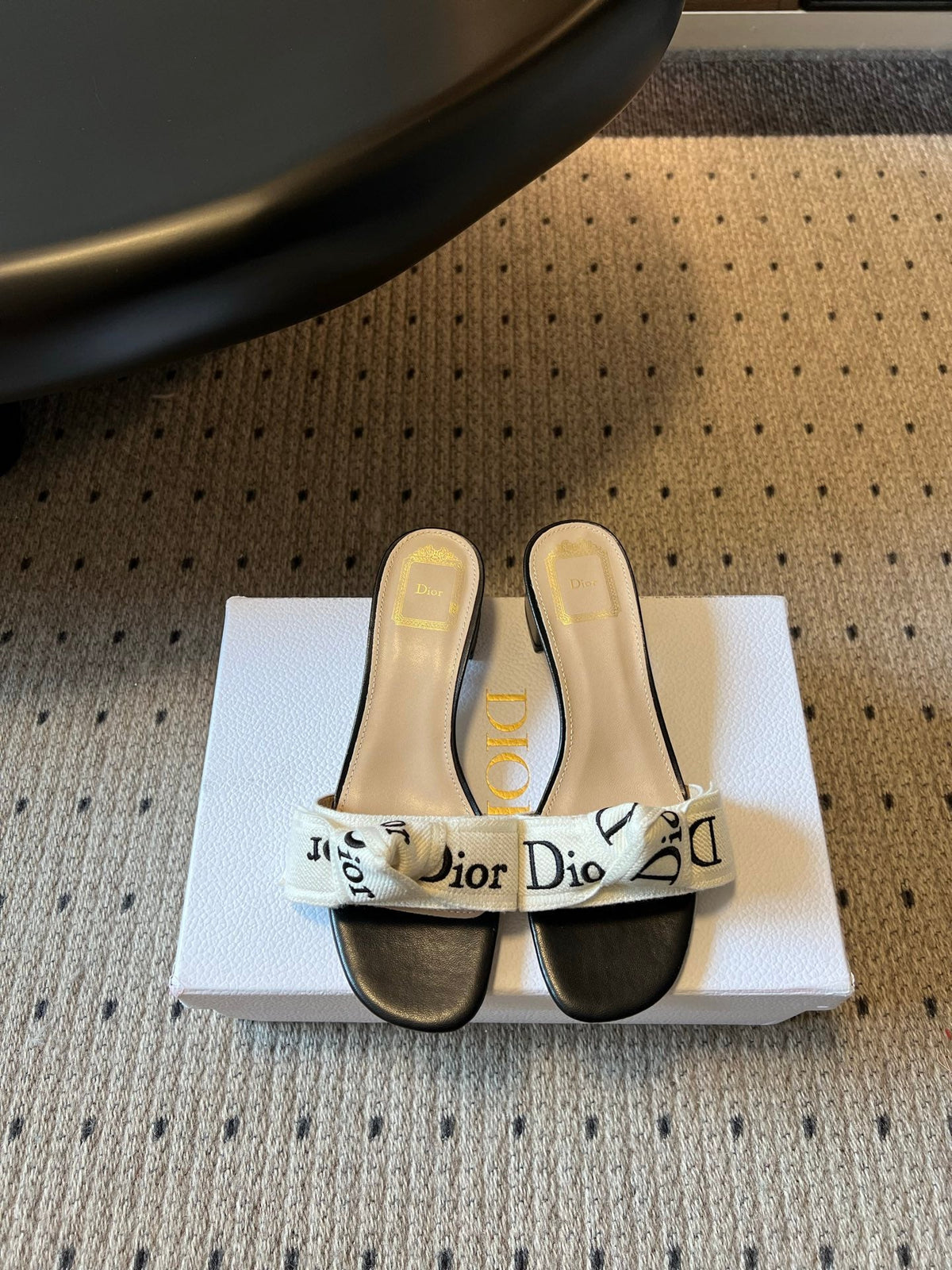 CD 26s J'Adior Slide 4cm White Black Embroidered Cotton 820044