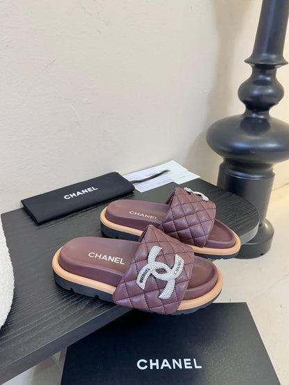 CC 26s Slippers Burgundy Beige Sheepskin 627178