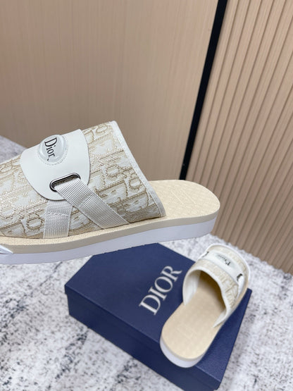 CD Men's Alpha Sandals Cream Rubber Cotton 752387