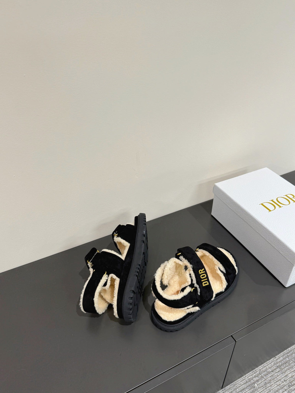 Dioract Sandal In Black Suede And Wool Fleece Lining 109869