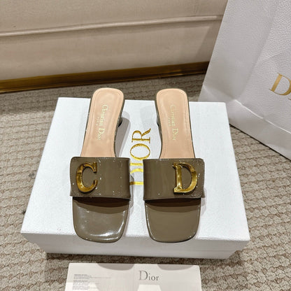 CD 25 C'EST DIO olive green patent leather 396127