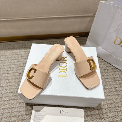 CD 25 C'EST DIO light beige patent leather 396128