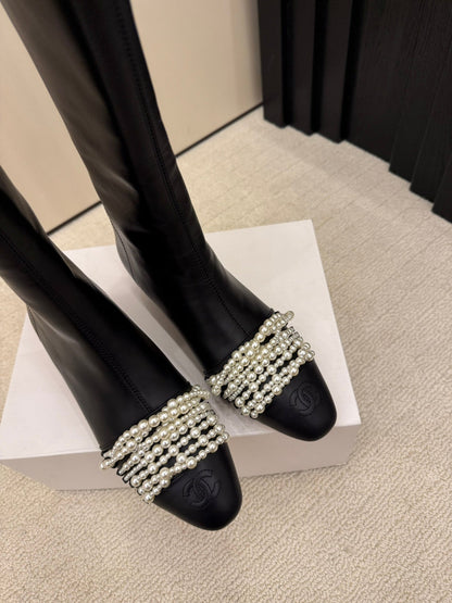 CC 26 Pearl Boot Black Leather 588830