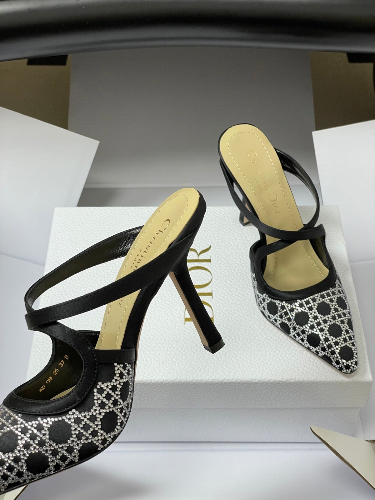 CD 26 High-Heeled Mules Black Diamond Mesh Sheepskin 593590