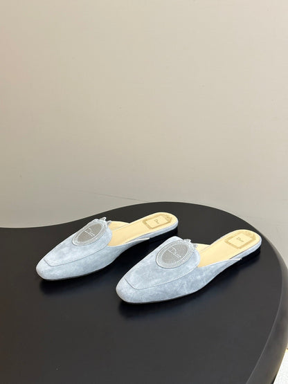 CD Médaillon Mule Light Grey Suede 834914