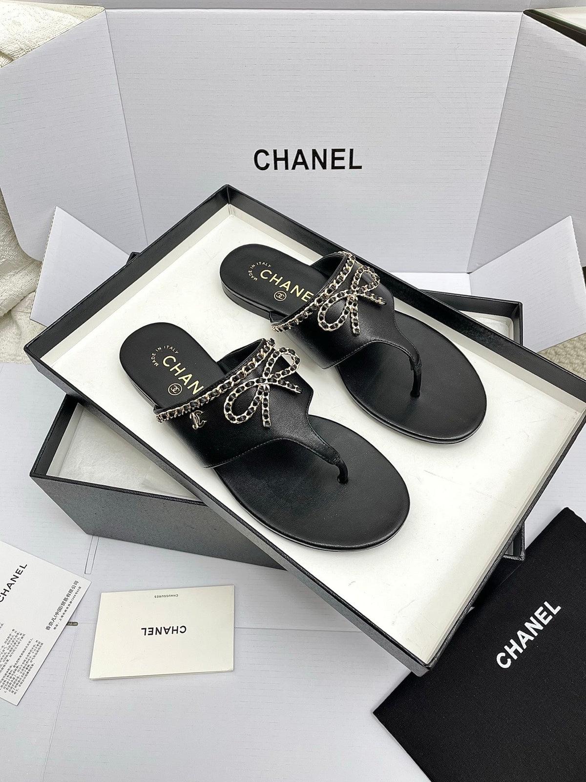 CC 26s Thong Sandals Black Sheepskin 645322