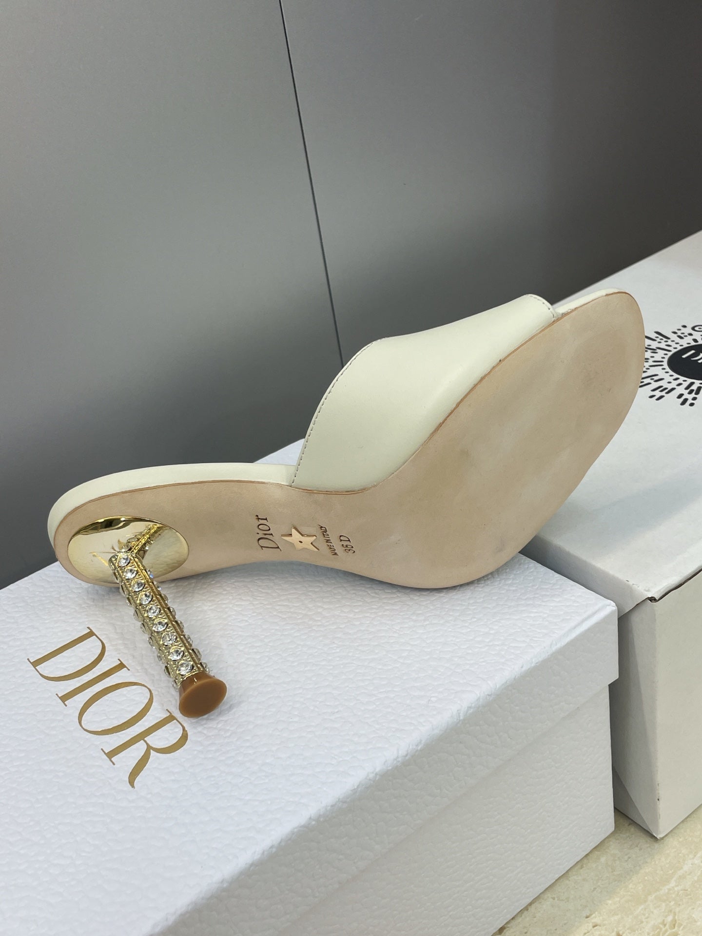 CD 26s Icon Heeled Slide 8cm Cream Leather Silk 633058