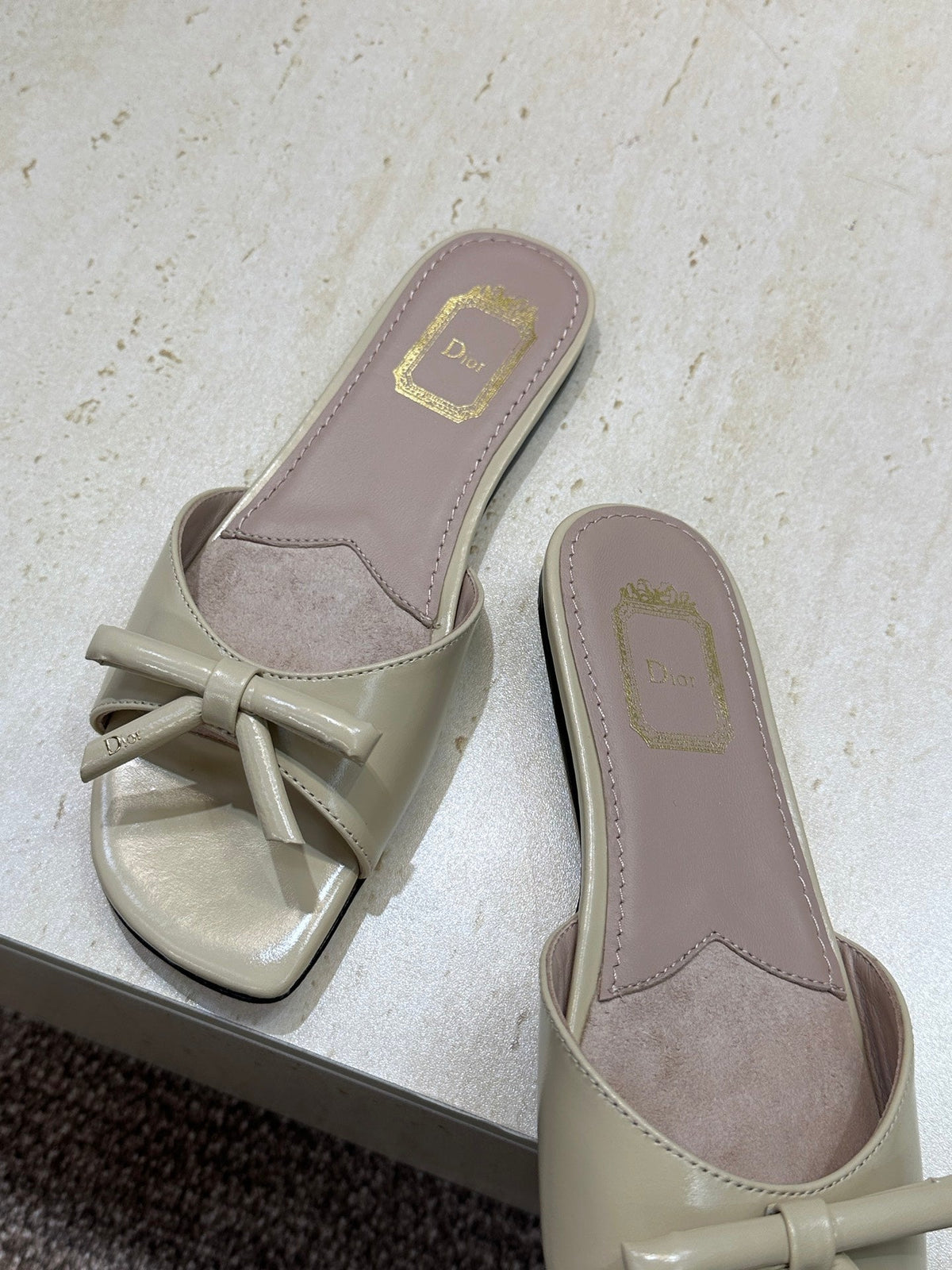CD Dior Bow Slides Beige Leather 884659