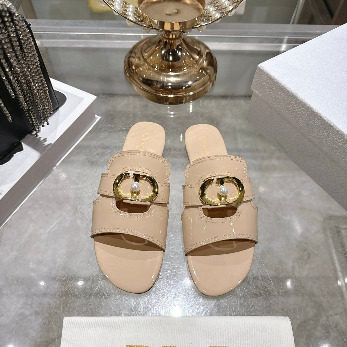 CD 26 Chunky Heel Sandals Beige Patent Leather 592276