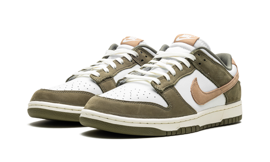Dunk Low "Medium Olive" FQ8250 200