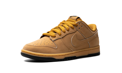 Dunk Low Retro SE "Wheat Gum" HQ1932 700