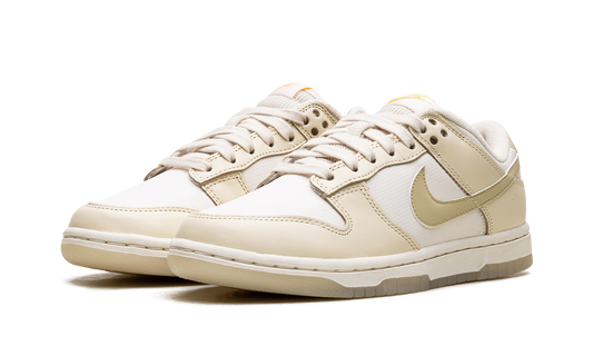 Dunk Low WMNS "Team Gold" FZ2552 100