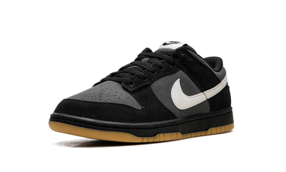 Dunk Low SE "Black Grey Gum" HQ1931 001