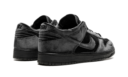 Dunk Low "Dover Street Market Triple Black Velvet" DH2686 002