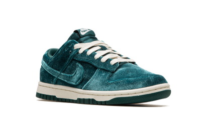 DUNK LO MNS WMNS "Green Velvet" DZ5224 300