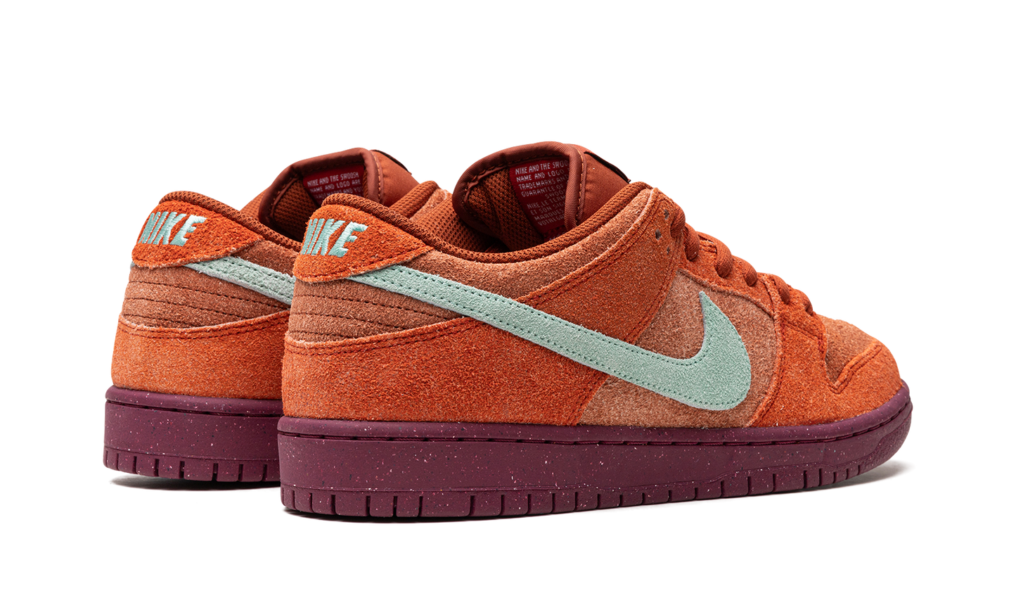 SB Dunk Low Pro Prm "Mystic Red" DV5429 601