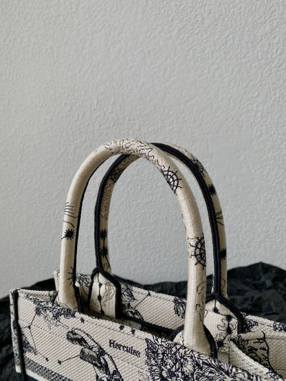 Small CD Book Tote 26.5cm Hercules White