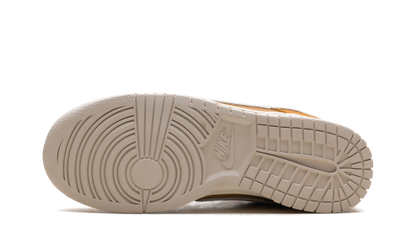 Dunk Low "Monarch" HJ9121 815