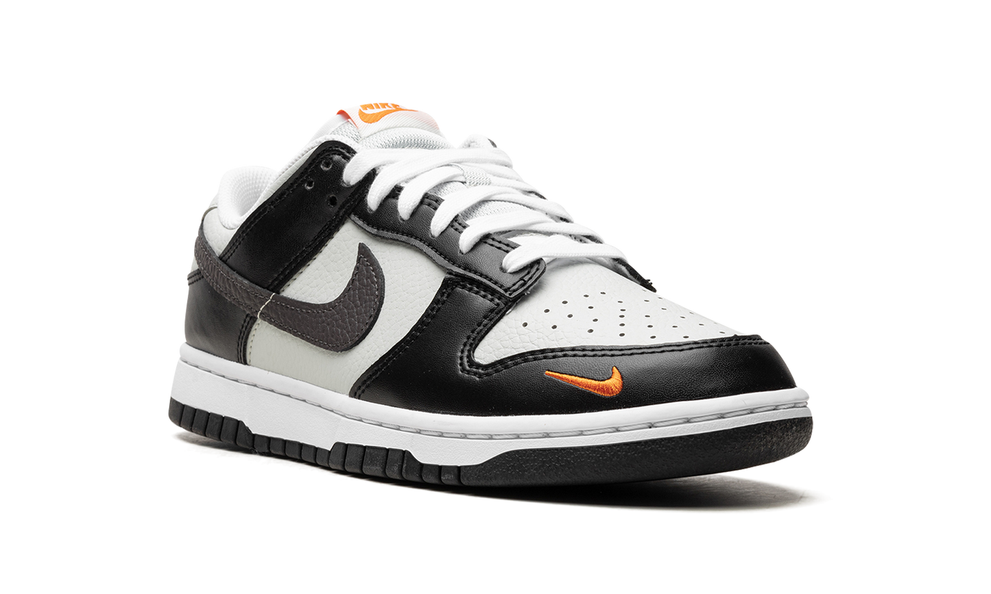 Dunk Low "Black/Total Orange" FN7808 001