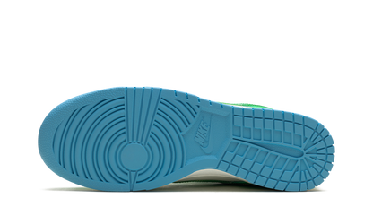 Nike Dunk Low "Green Shock" FZ4015 399